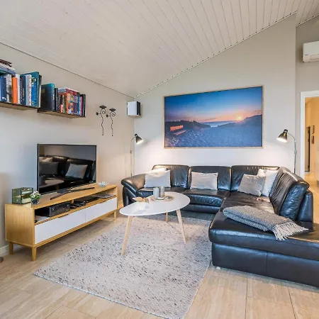 6 Person Holiday In Henne Holiday home *