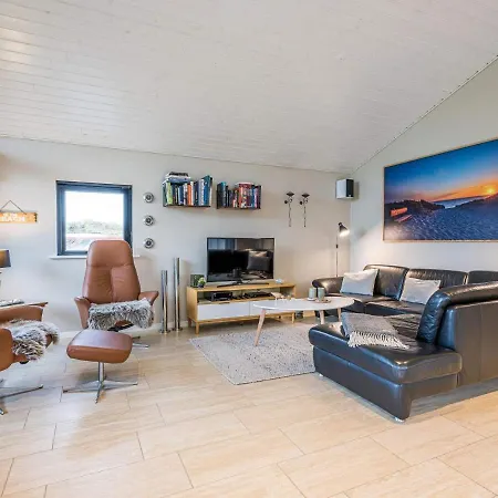6 Person Holiday In Henne Holiday home