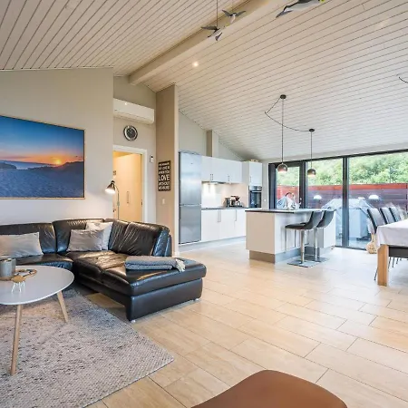 6 Person Holiday In Henne